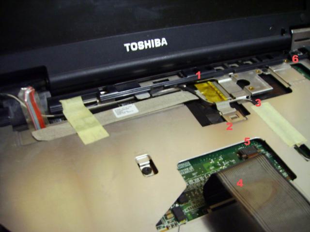 Toshiba Satellite 1135 - разборка ноутбука: без клавиатуры с приближением схема